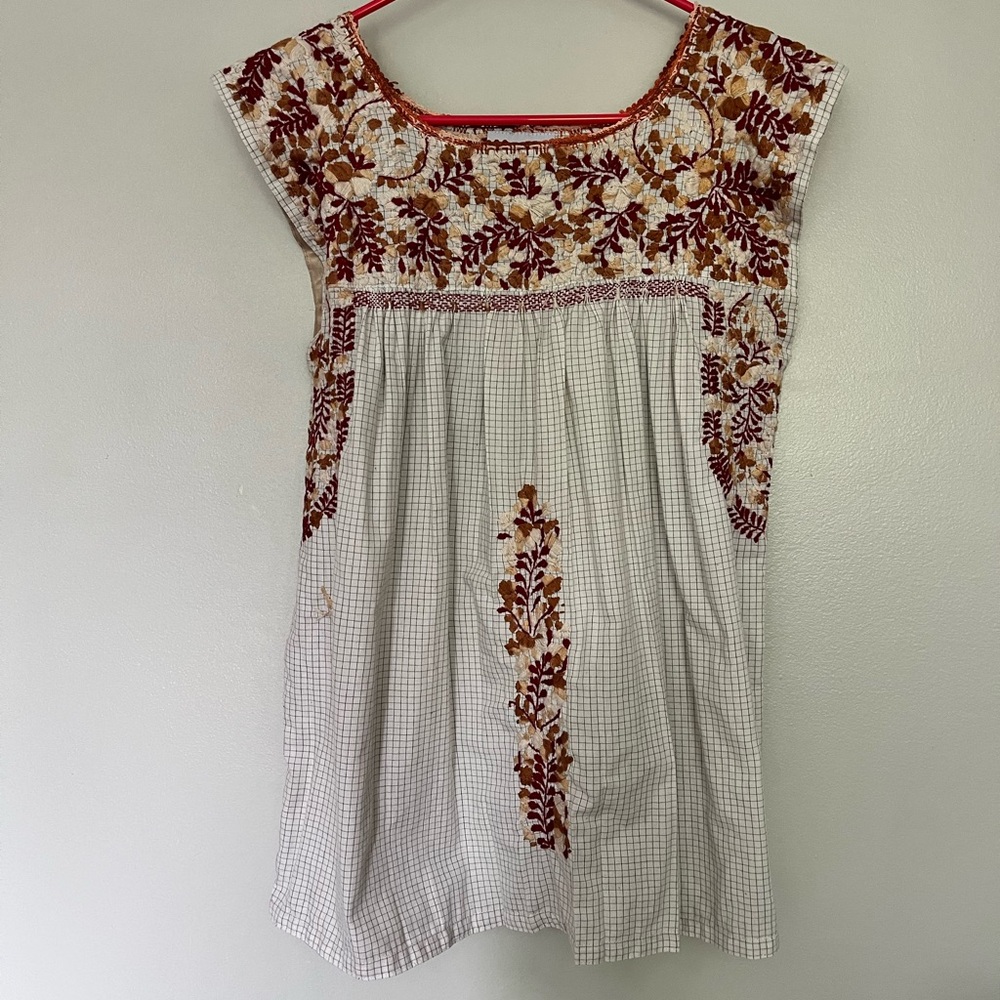 Mi Golondrina Multicolor Embroidered Top